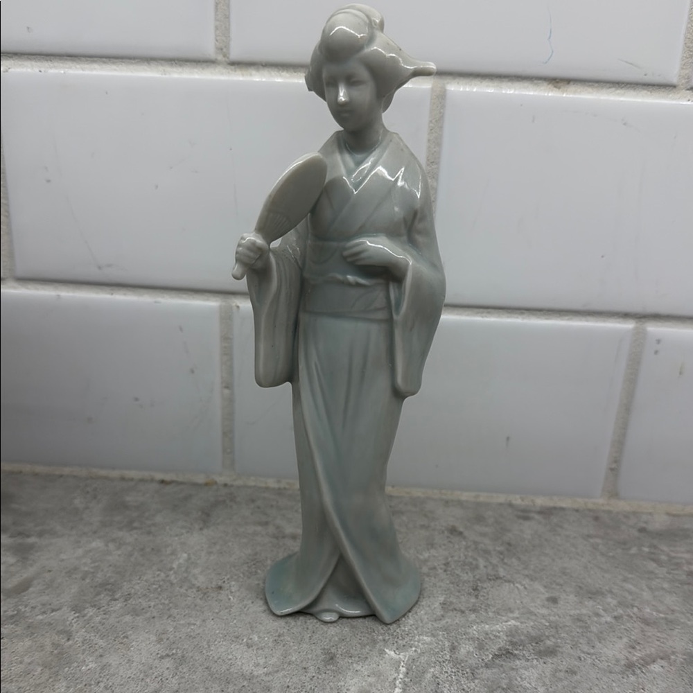 Vintage SHAFFORD Japanese Glazed Porcelain Geisha figurine. Light green.
